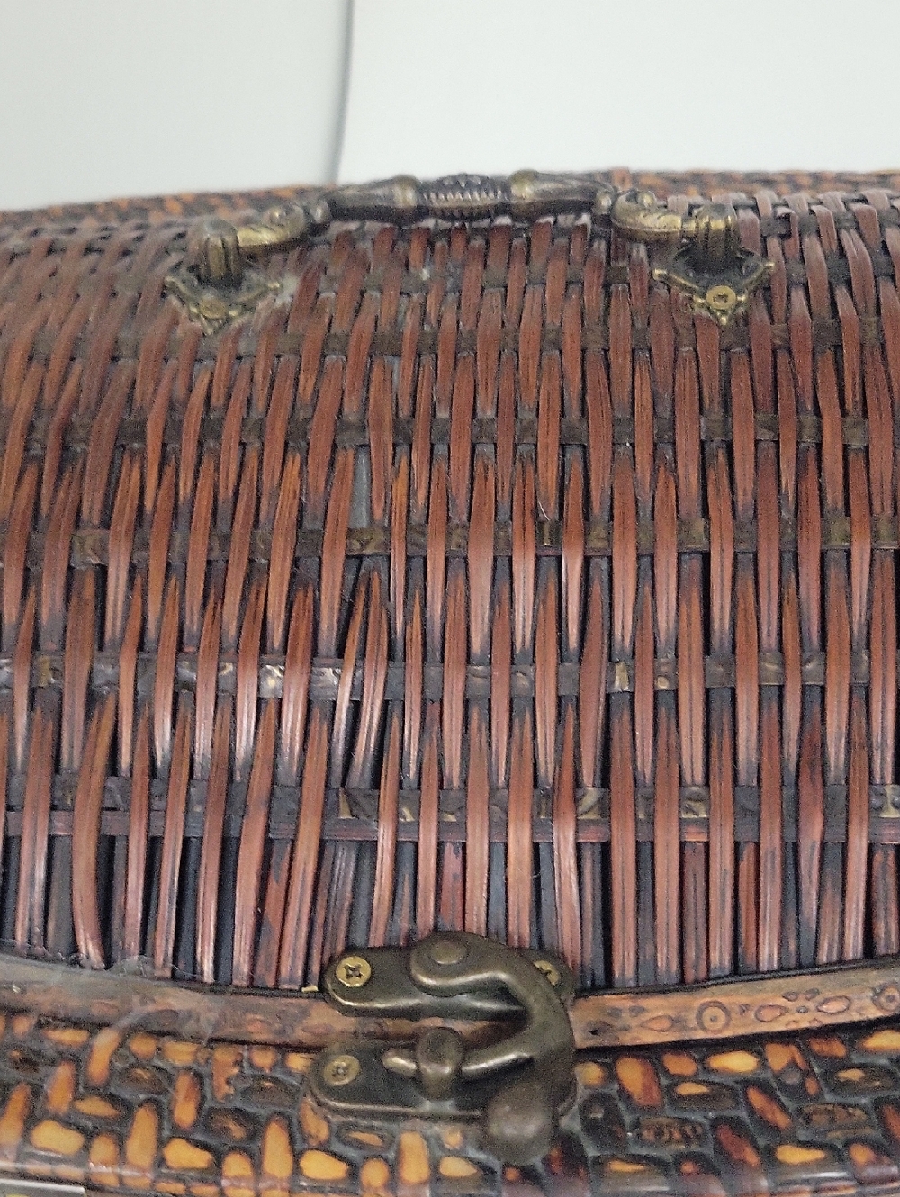 RESERVED FOR @TOUGHLUCK00 - Source Unknown Brown Wicker Basket with Lid - Picture 6 of 11